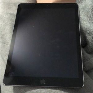 5th generation Apple IPad 32 GB